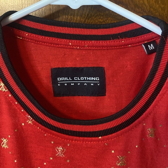 DRILL CLOTHING COMPANY CREW NECK RED WITH GOLD BEES 🐝 - Picture 3 of 8